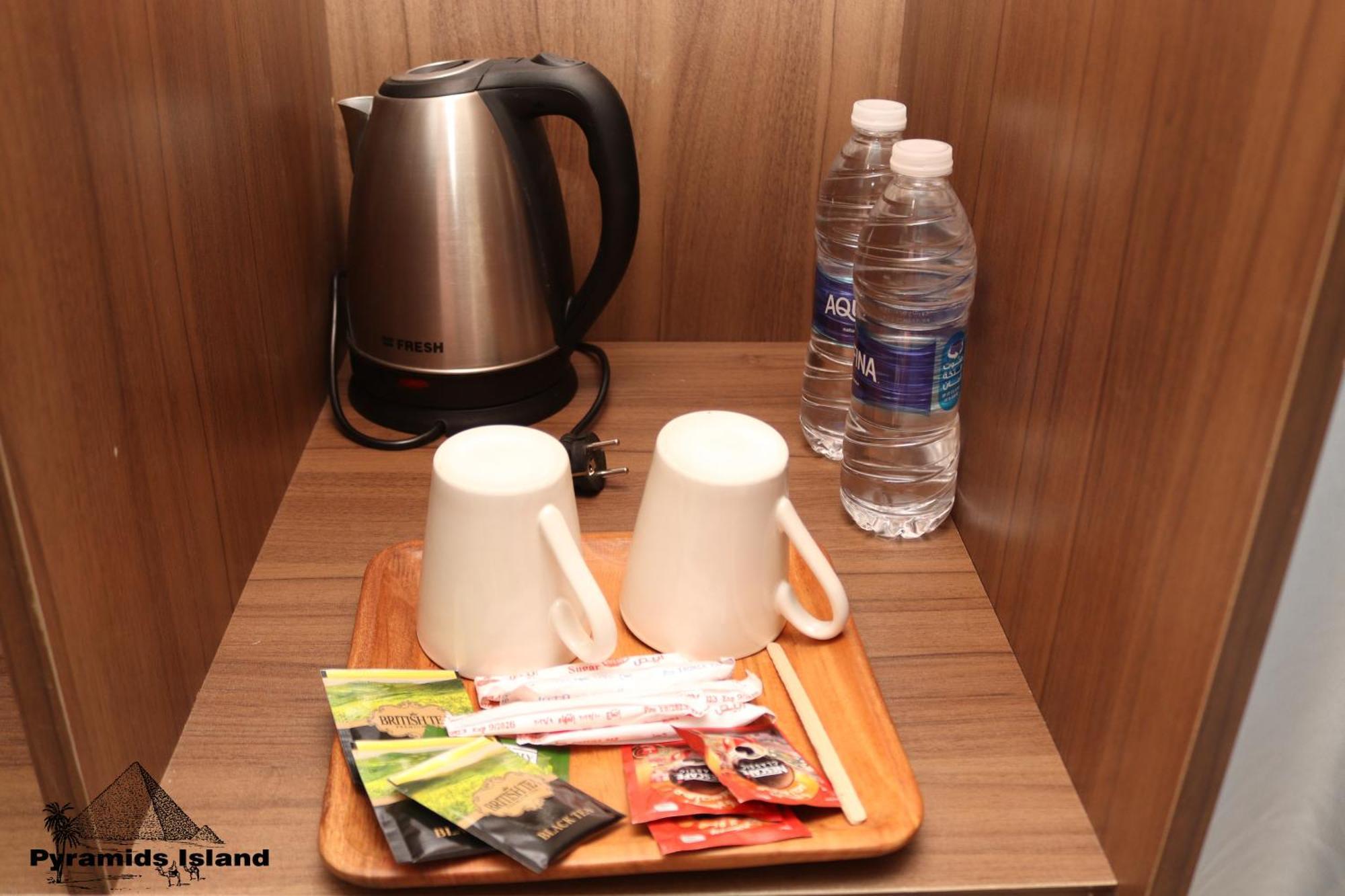 Pyramids Island Bed & Breakfast Kafrat al Jabal Exterior photo