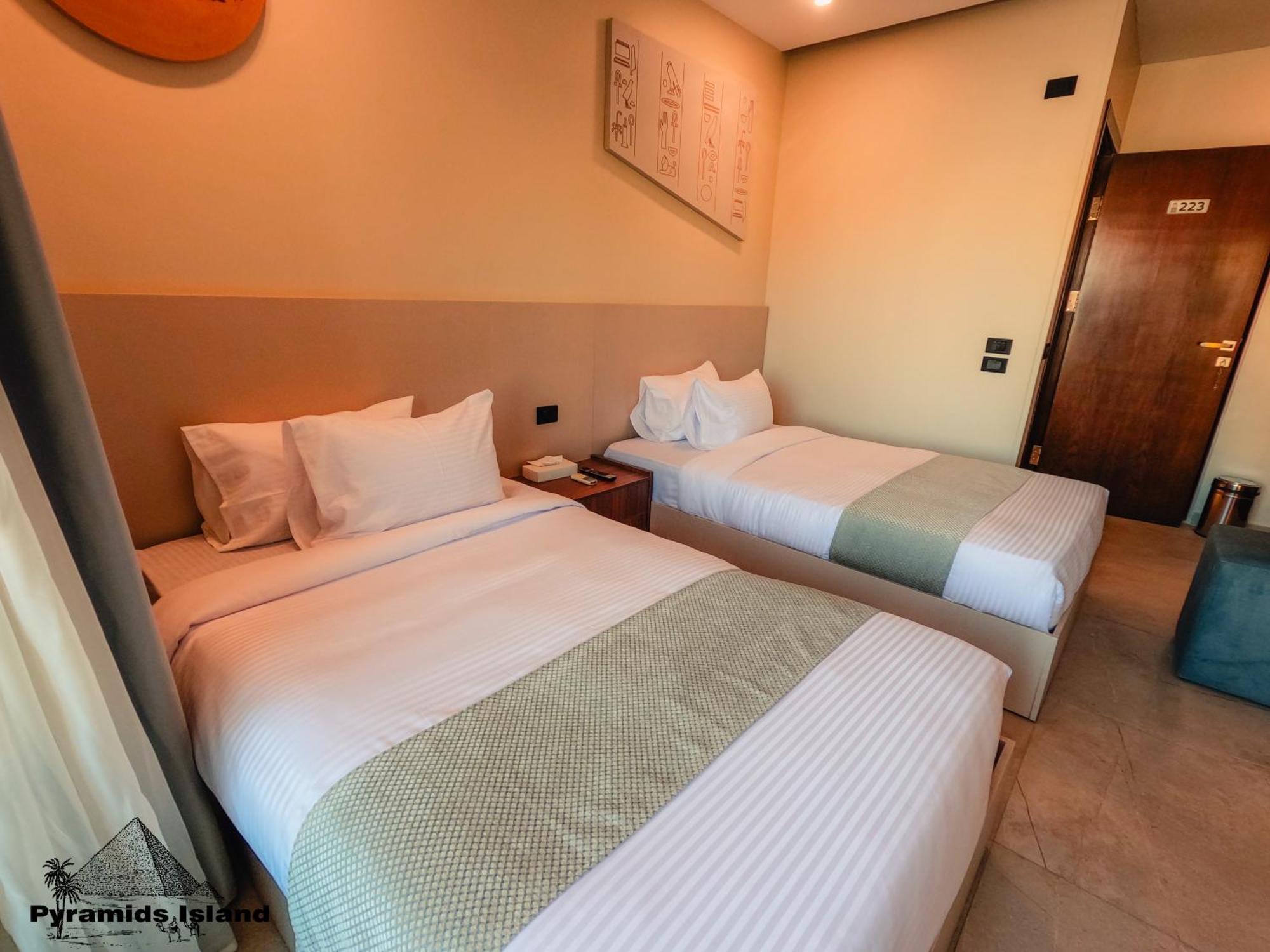 Pyramids Island Bed & Breakfast Kafrat al Jabal Exterior photo